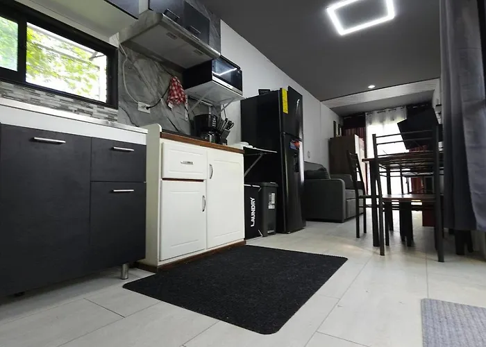 Flatbirds Beautiful Small Apartment